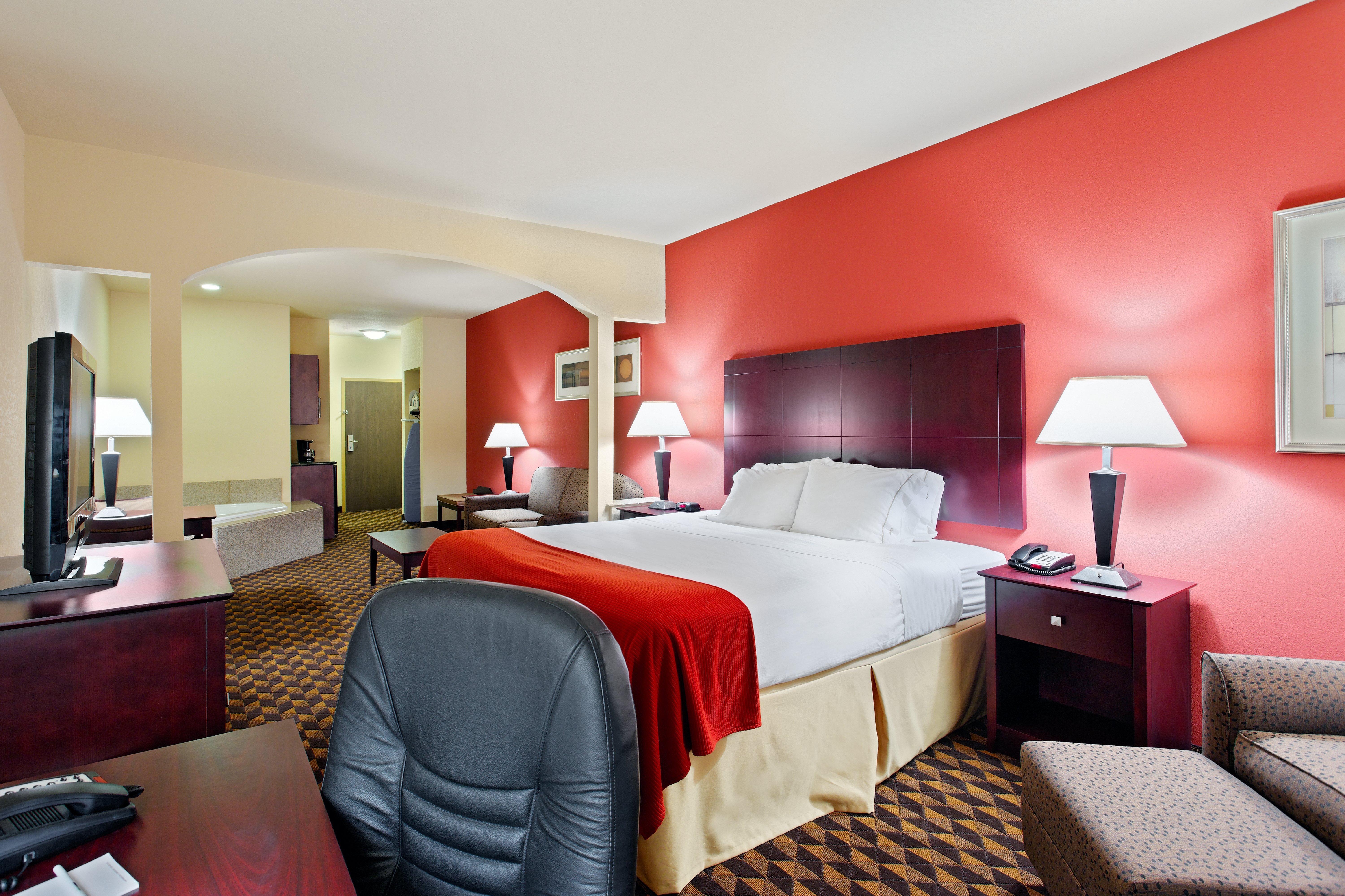 Holiday Inn Express & Suites Malvern By Ihg Екстериор снимка